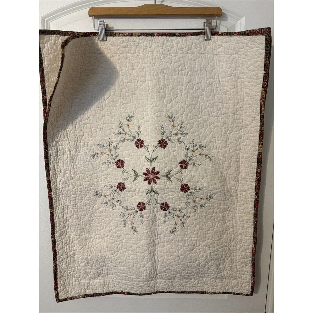 Modern Heirloom Collection Quilt Set Cream Embroidered Pillow Sham Set